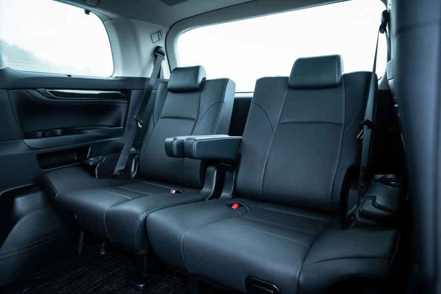 Интерьер Toyota Vellfire ZG 2018 года  (фото 13 из 23)
